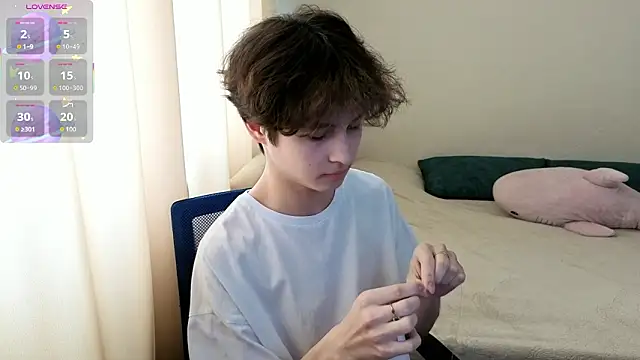  LukaHayes  online show from February 25, 11:10 am