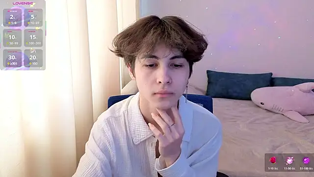  LukaHayes  online show from February 28, 10:37 am