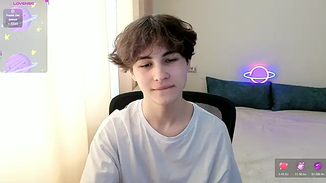  LukaHayes  online show from March 27, 11:11 am