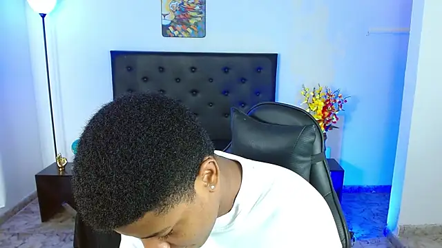 liiam3 online show from April 15, 9:04 pm