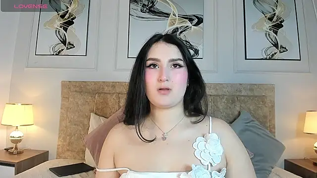 zoe moon   online show from May 12, 11:27 am