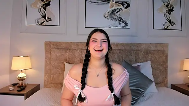 zoe moon   online show from April 4, 2:12 pm