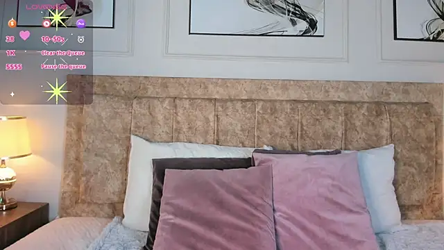 zoe moon   online show from March 26, 11:52 am