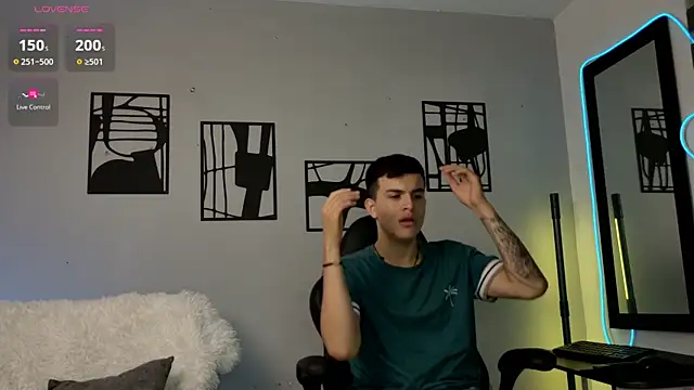 nico pelusa online show from April 10, 10:33 am