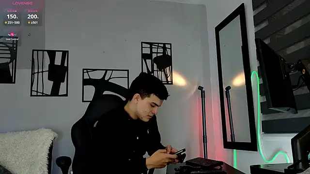 Snapshot of nico_pelusa chatting on February 25, 10:20 pm nico pelusa online show from February 25, 10:20 pm