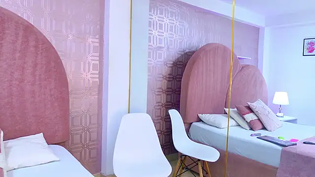 Khloe Moon online show from March 18, 7:48 pm