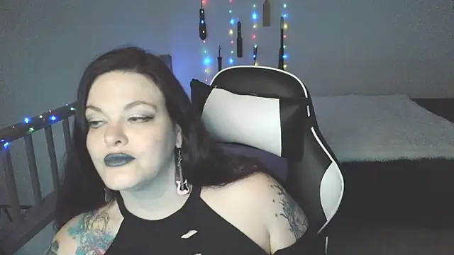 Snapshot of VixieNyx chatting on February 26, 3:56 pm VixieNyx online show from February 26, 3:56 pm