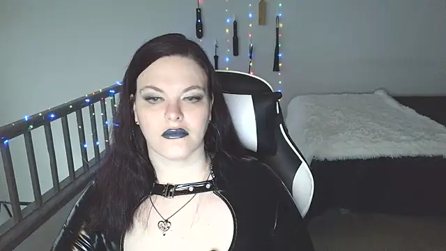 Snapshot of VixieNyx chatting on February 27, 5:02 pm VixieNyx online show from February 27, 5:02 pm