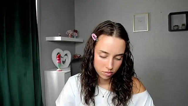 Snapshot of AdeleSolo chatting on June 27, 1:17 pm AdeleSolo online show from June 27, 1:17 pm