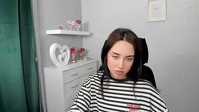 AdeleSolo online show from March 30, 5:42 am