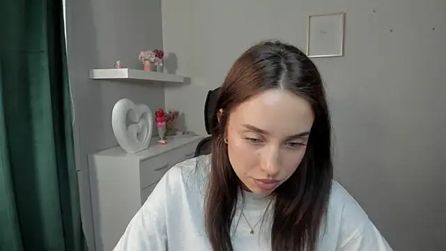 AdeleSolo online show from April 30, 12:45 pm