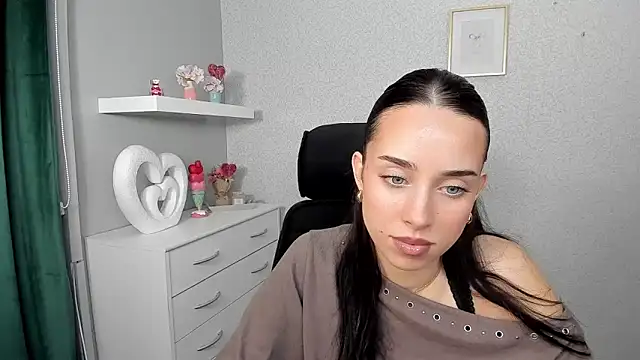 AdeleSolo online show from March 25, 6:24 am