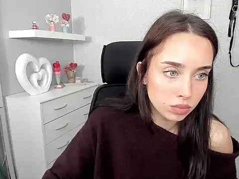 AdeleSolo online show from March 31, 5:42 am