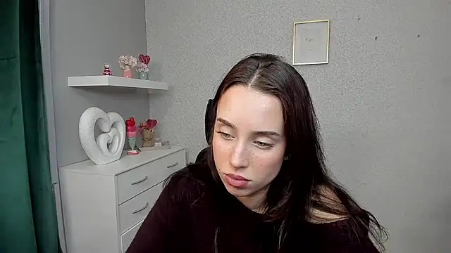 AdeleSolo online show from April 8, 12:39 pm