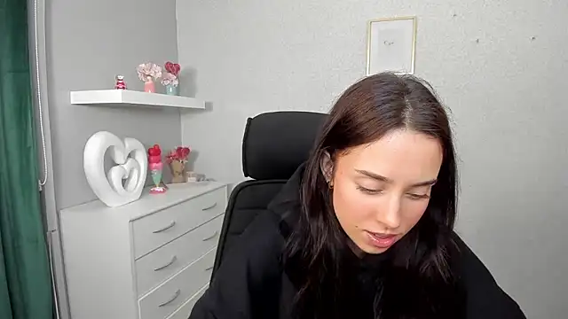 AdeleSolo online show from March 24, 6:35 am