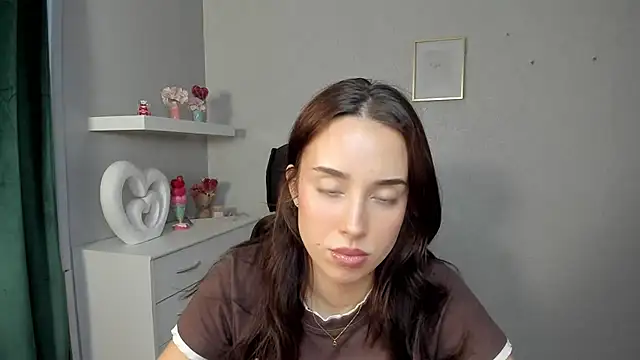 AdeleSolo online show from April 17, 5:43 am