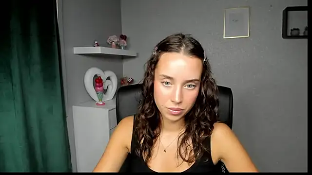 Snapshot of AdeleSolo chatting on July 19, 11:40 am AdeleSolo online show from July 19, 11:40 am