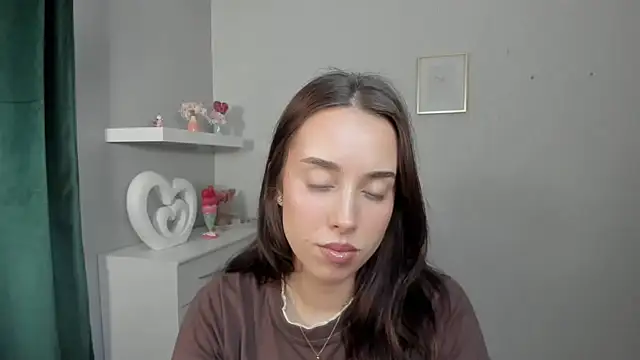 AdeleSolo online show from April 24, 5:42 am