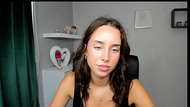 Snapshot of AdeleSolo chatting on July 13, 12:26 pm AdeleSolo online show from July 13, 12:26 pm