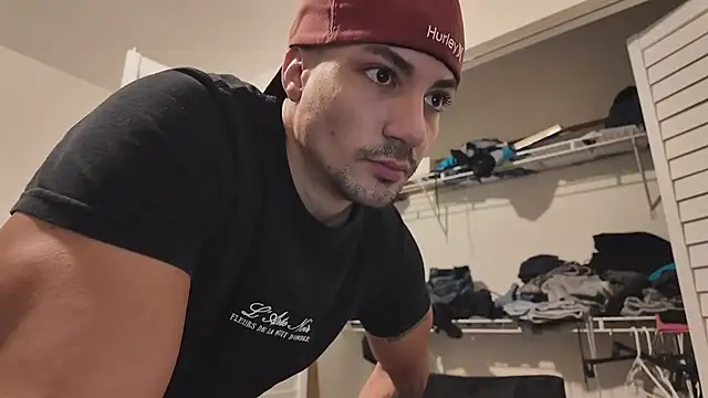 Snapshot of Alejandrosolerxxx chatting on February 17, 3:53 pm Alejandrosolerxxx online show from February 17, 3:53 pm