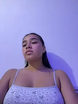 Snapshot of I_Samanthaa chatting on March 2, 4:13 am I Samanthaa online show from March 2, 4:13 am