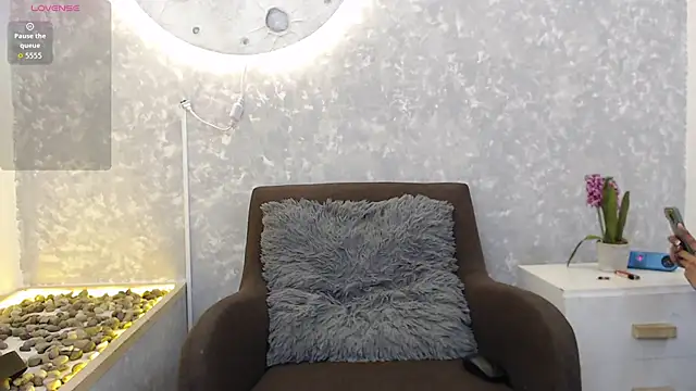 Snapshot of dark_dreams_ chatting on July 2, 7:42 pm dark dreams online show from July 2, 7:42 pm