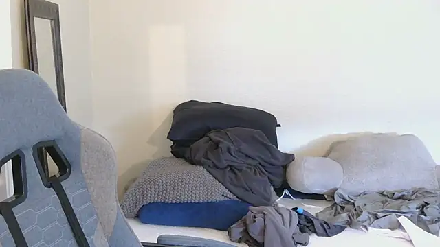 nigeleros online show from February 19, 7:55 pm