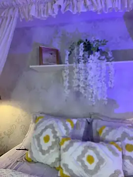AlessiaVallmont online show from May 28, 8:04 pm