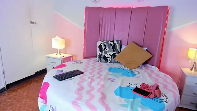  ashley thompson  online show from February 21, 8:00 pm