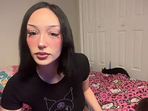 strwbrrymilk online show from March 28, 3:07 am