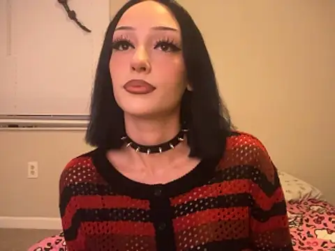 Snapshot of strwbrrymilk chatting on March 1, 1:49 am strwbrrymilk online show from March 1, 1:49 am