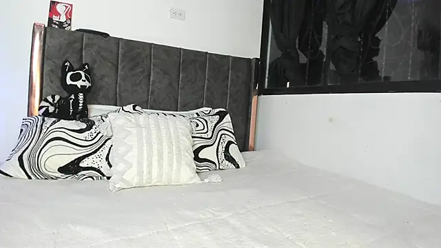 Helldy 666 online show from April 24, 3:30 am