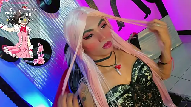 suzume Mendez online show from May 28, 11:27 am
