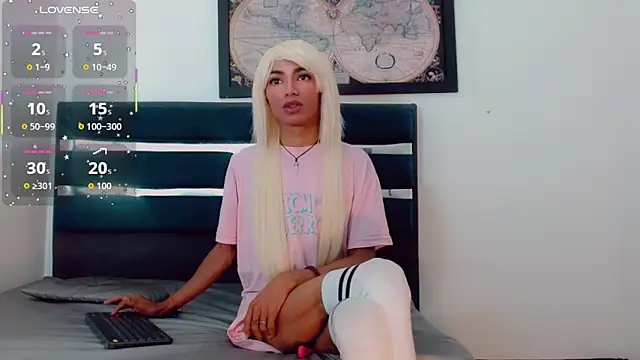 Snapshot of suzume_Mendez chatting on February 28, 11:43 am suzume Mendez online show from February 28, 11:43 am