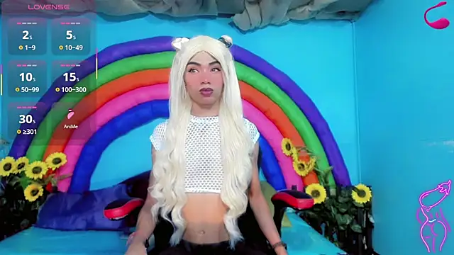 suzume Mendez online show from April 14, 11:26 am