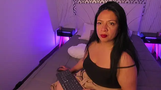 Renatta Milly online show from February 18, 3:26 am