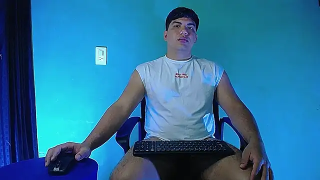 Uriel Ray  online show from February 23, 10:54 pm