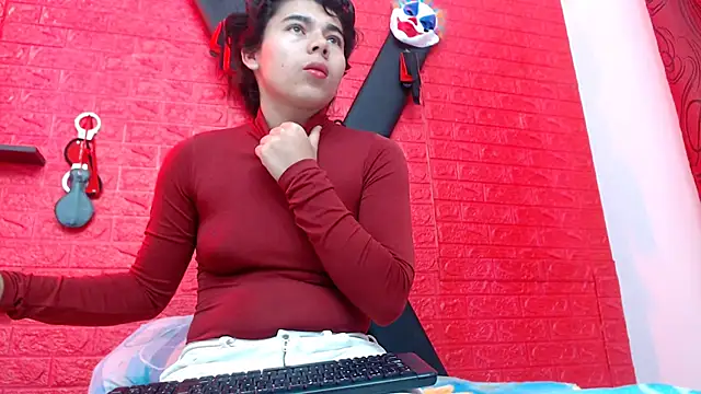 skinnysexy18 online show from February 26, 1:33 pm