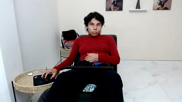 skinnysexy18 online show from March 31, 6:10 pm