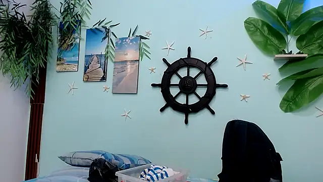 skinnysexy18 online show from March 5, 2:08 am