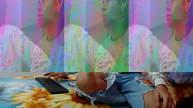 skinnysexy18 online show from February 25, 1:11 pm