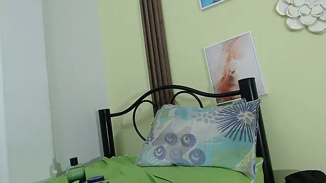 skinnysexy18 online show from May 26, 2:26 pm