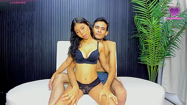 HoneyTrap X online show from March 26, 8:07 pm