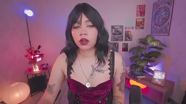 Snapshot of violette_clerk1_ chatting on February 22, 7:37 pm violette clerk1 online show from February 22, 7:37 pm