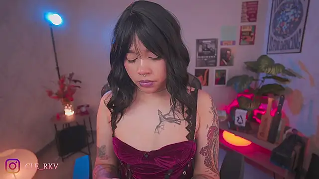 violette clerk1  online show from April 5, 9:32 pm