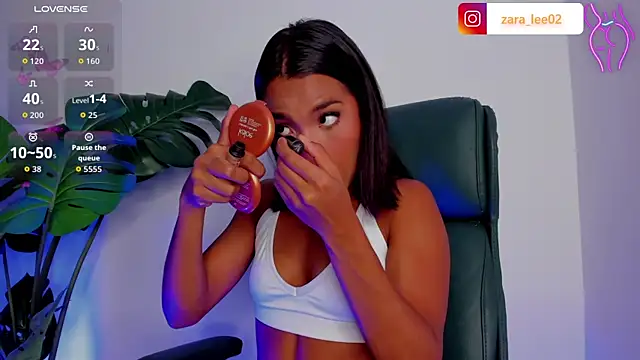 zara leee online show from April 4, 9:54 pm