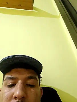 Snapshot of medelelel chatting on February 28, 12:32 am medelelel online show from February 28, 12:32 am