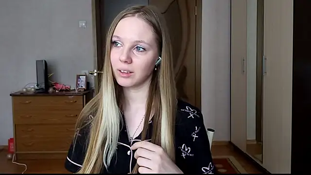 VictoriaDeese online show from February 22, 4:37 am