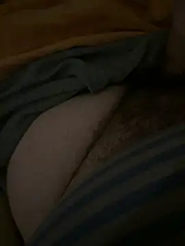 Snapshot of D4n13l47 chatting on April 19, 1:28 am D4n13l47 online show from April 19, 1:28 am