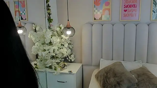 Mia Bailey  online show from June 2, 3:06 am